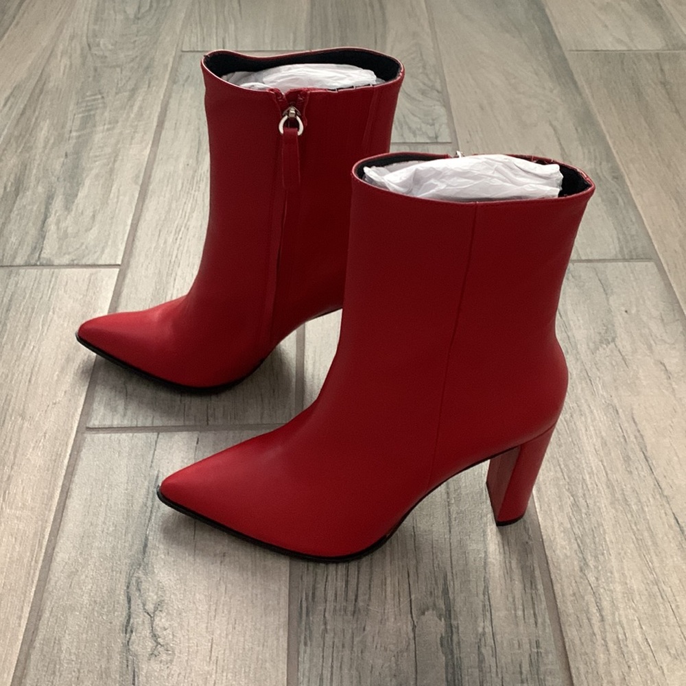Alias Mae red heeled boots